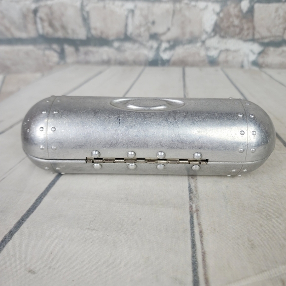 Vintage Oakley Aluminum Vault Sunglasses Case Only Submarine Torpedo - Picture 4 of 11